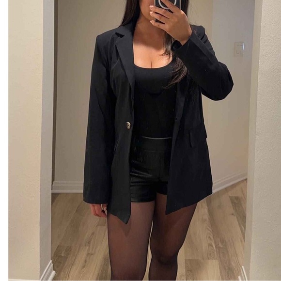 NWT Oversized Black Blazer - XS - Picture 3 of 5